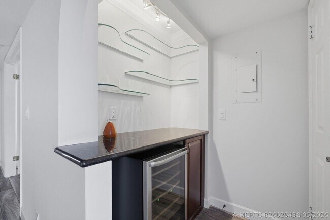 3901 S Flagler Dr Unit 802