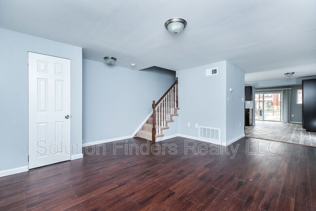 Photo - 2032 Kelmore Rd