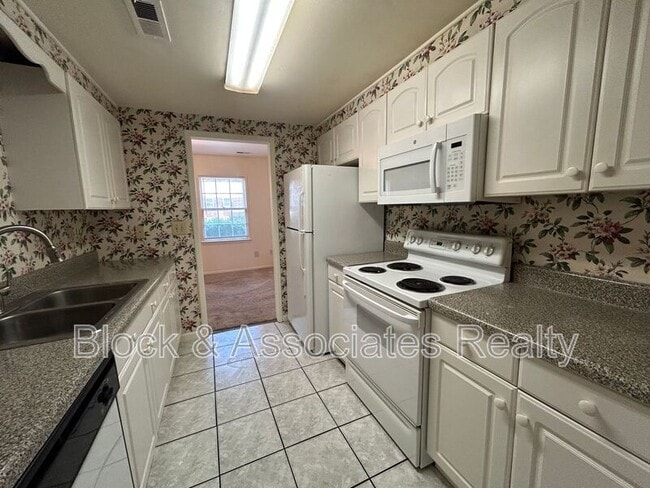 Photo - 2962 St Marks Rd SW