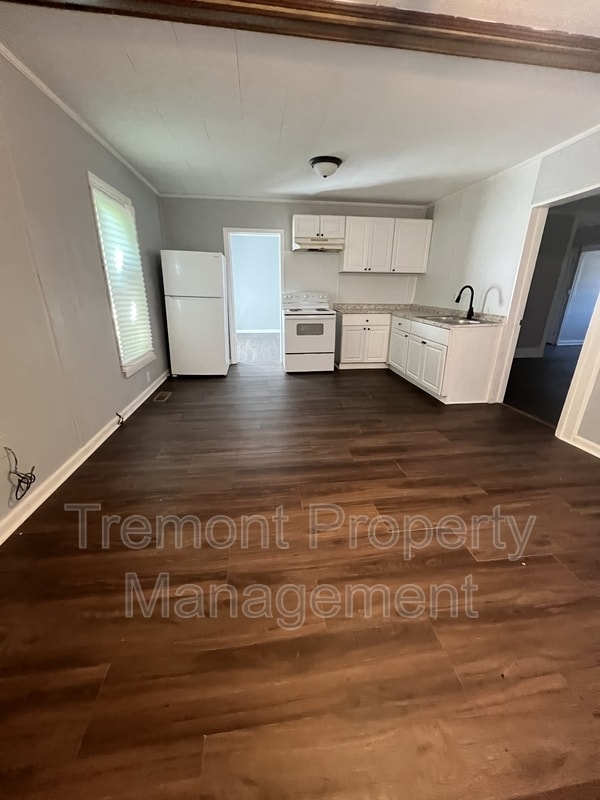 Photo - 1720 Portland St