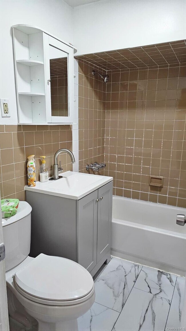 Photo - 55-23 97th Pl