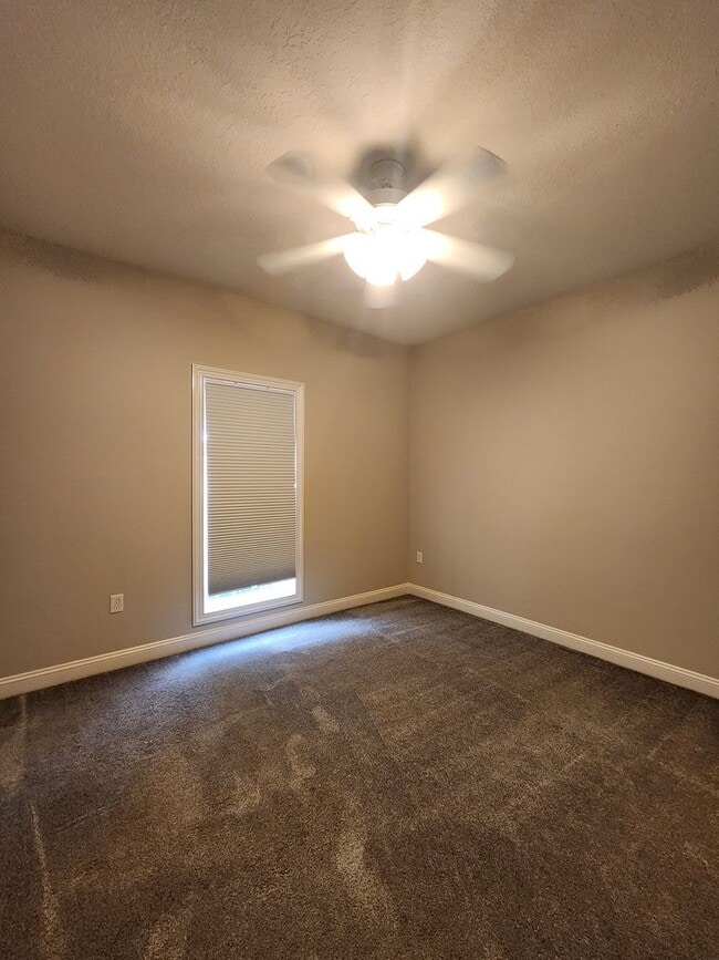 Photo - Spacious 3BD/2BA Home in Hahira with Scree...