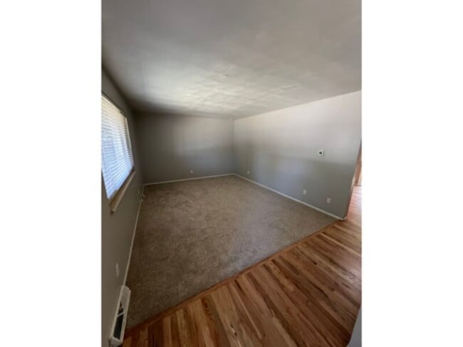 Photo - 700 E Eastman Ave