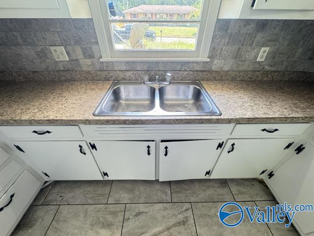 Photo - 1114 Retlaw St NW