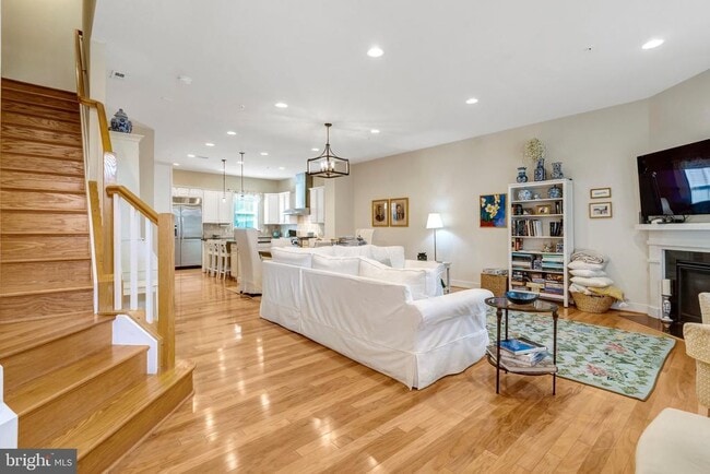 Photo - 711 McKenzie Ave