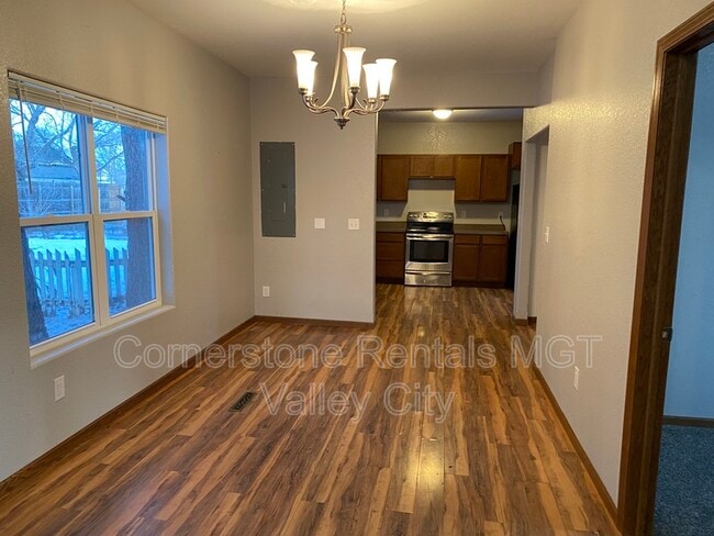 Photo - 642 2nd Ave NW