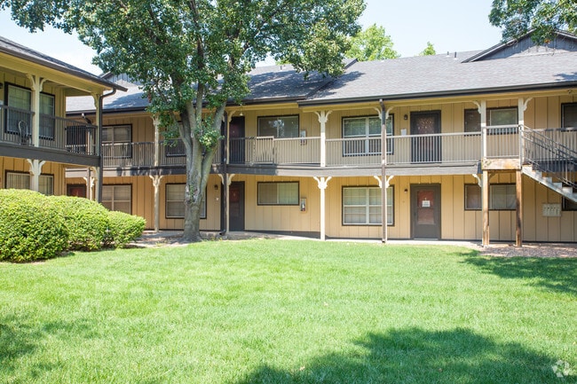 Stratford East Apartments For Rent in Wichita, KS