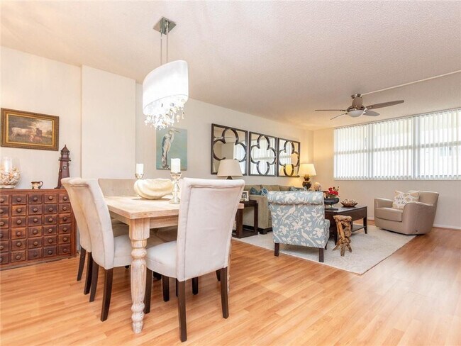 Photo - 1147 Hillsboro Mile Unit 209