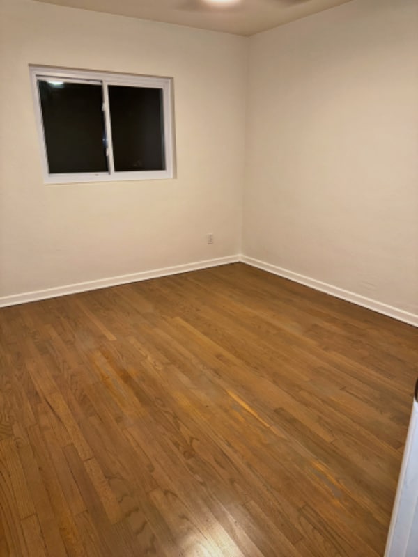 Photo - 562 Hartley Pl