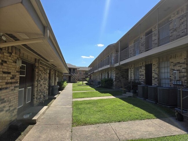 Photo - Kings Square