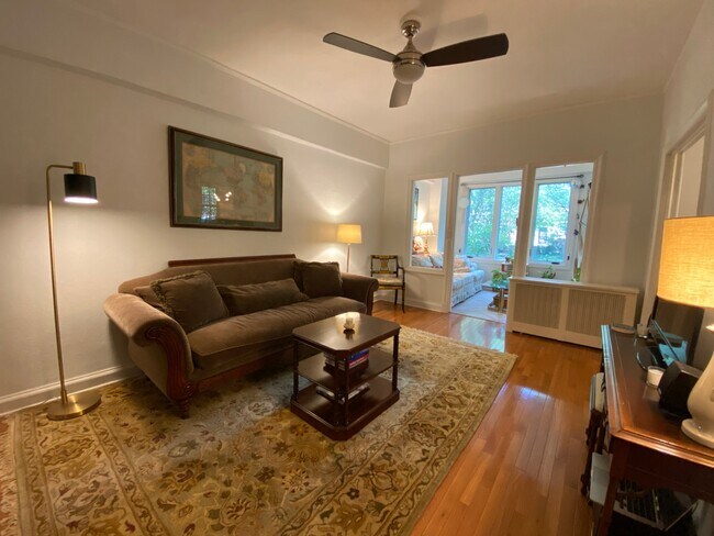 Photo - 2032 Belmont Rd NW Unit Apt 107