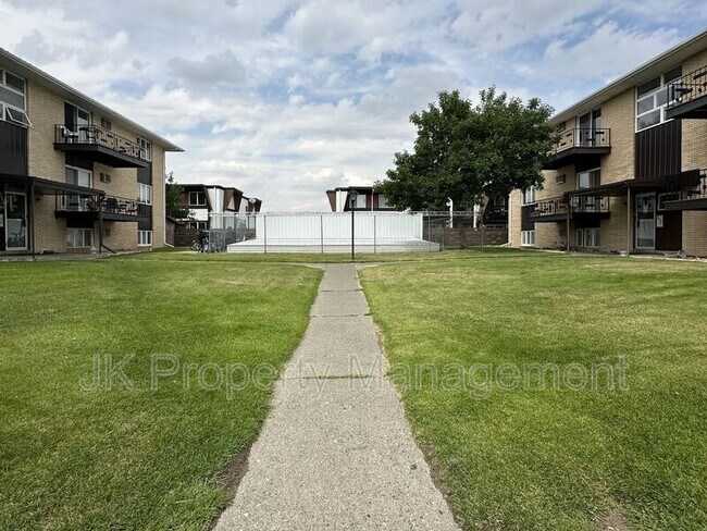 Building Photo - 1400 4th St S Unit #7 Rental
