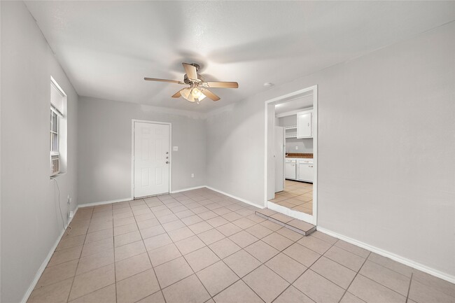 Photo - 806 3rd Ave N Unidad 12 1/2