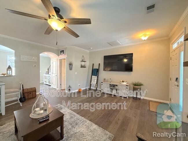 Photo - 728 River Park Road