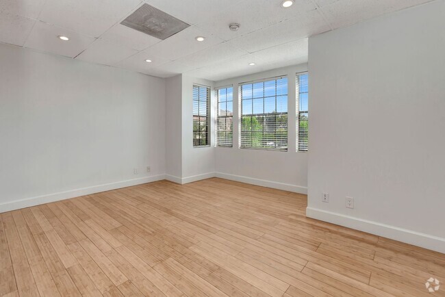 Building Photo - 14771 Plaza Dr Rental