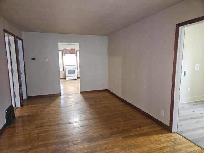 Photo - 802 W Franklin St