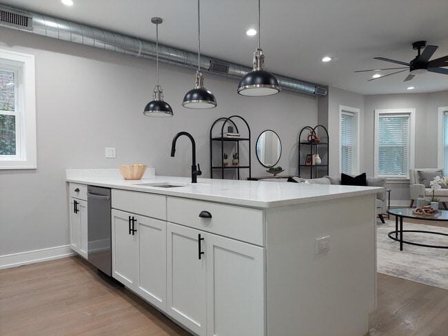 Photo - 2641 W Carmen Ave Unit 1