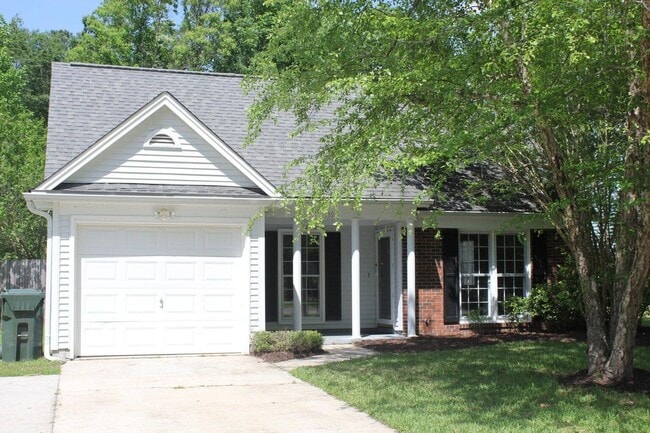 Charming 3 bedroom, 2 bath Home Located in... - Charming 3 bedroom, 2 bath Home Located in...