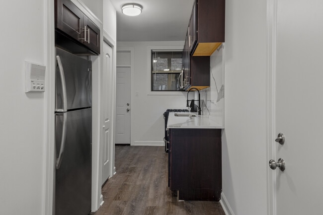 Photo - 1904 N Whipple St Unit 101