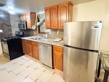 Photo - Spacious 1 Bedroom  Apartment Available In Prime Ditmars Location Unit Apt 4D