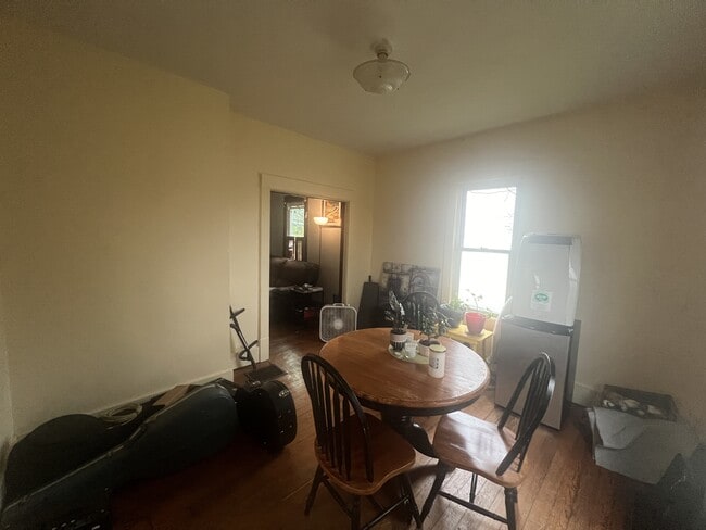 Photo - 307 Raymond St