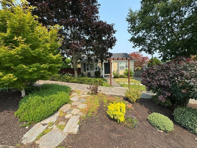 Photo - 3420 W Bertona St