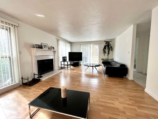 Photo - 22 River Bend Cir