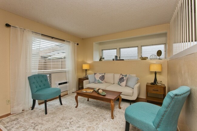 Photo - Beautiful 3 bedroom 1 1/2 bath townhome in Pearl City w/2 parking side by side