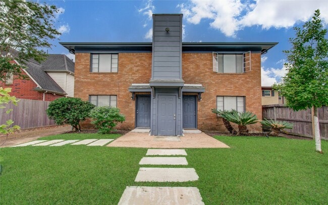 Building Photo - 2816 Wichita St Unit 3