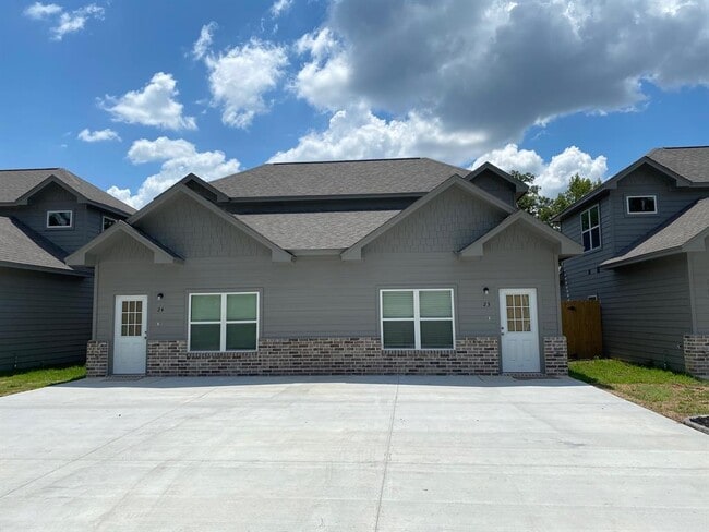 Building Photo - 24029 S Wildwood Dr Unit 49 Rental