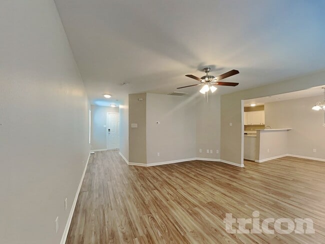 Photo - 843 Bitting Hall Cir