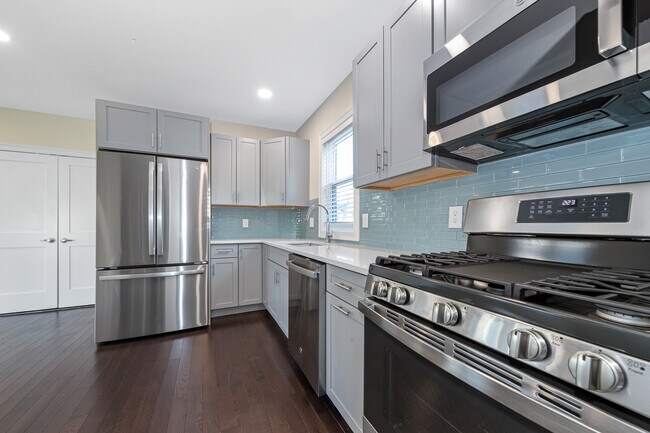 Photo - 64 Bradbury Ave Unit 2