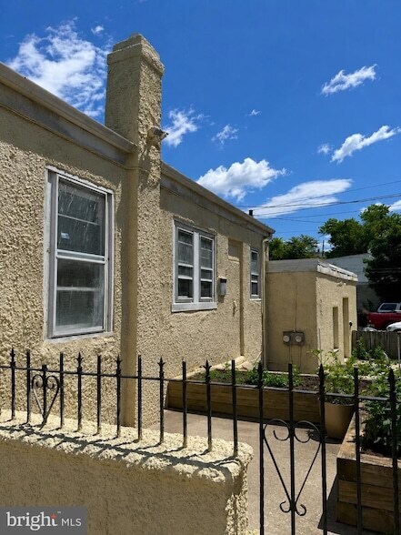 Photo - 301 Violet St