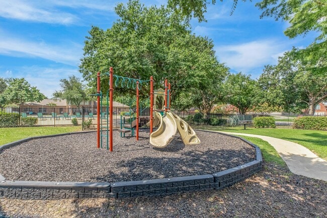 RISAS Y RISAS - Waterford at Valley Ranch