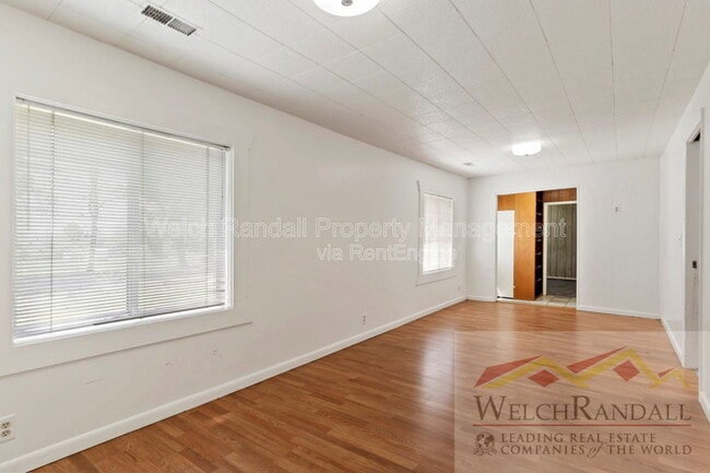 Photo - 421 E 2625 N