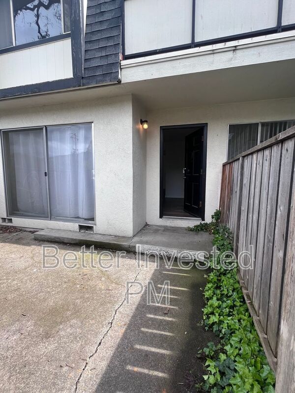 Photo - 857 S Oak St Unit Apt 9
