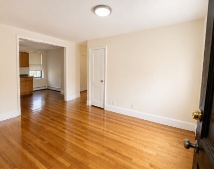 Building Photo - 9 Victory Rd Unit 19