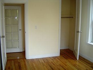 Photo - 117 W 13th St Apartments