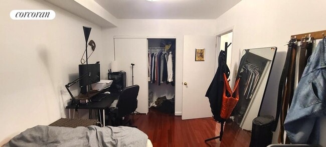 Photo - 34-30 10th St