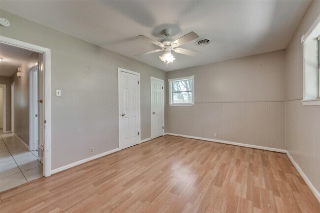 Photo - 1111 Elmwood