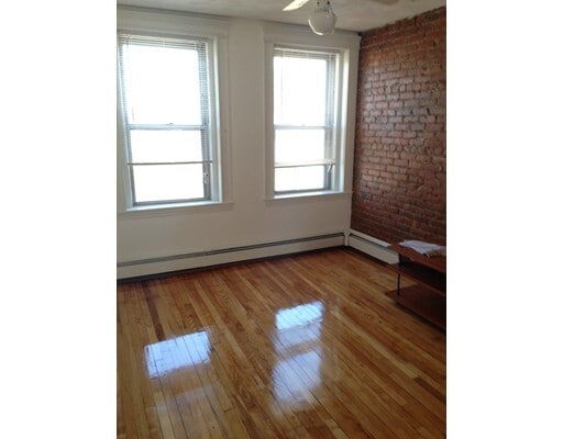 Building Photo - 210 Chestnut Hill Ave Unit 10