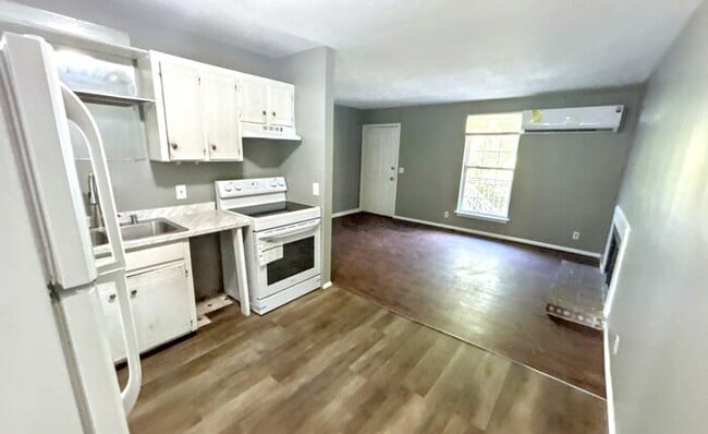 Photo - 5118 Linbar Dr