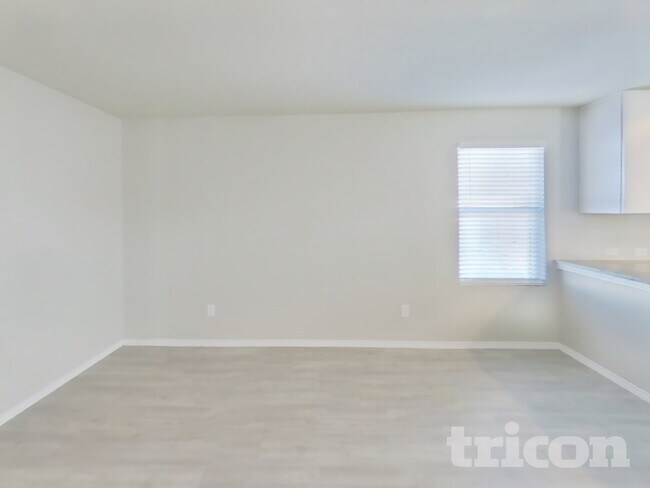 Photo - 13722 Dariens Path