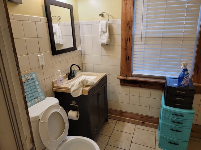 Photo - 8416 Brush St