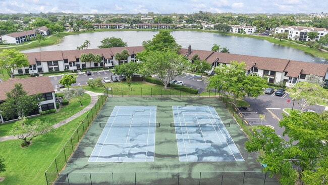 Photo - 212 Lake Pointe Dr Unidad 302