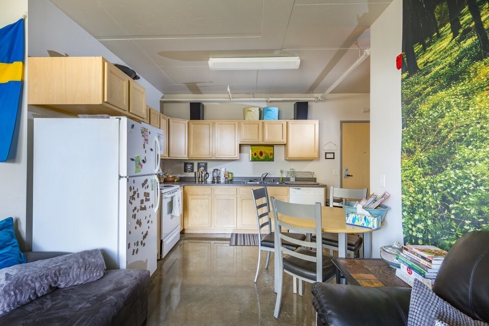 Photo - 210 N Charter St