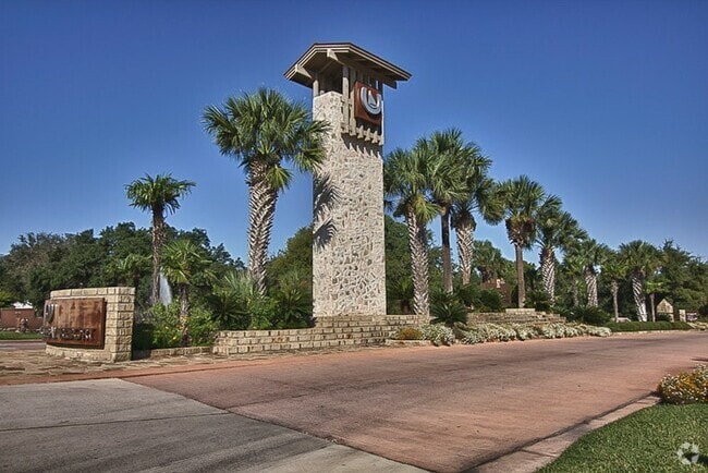Building Photo - 207 Hi Cir N Unit 114B Rental
