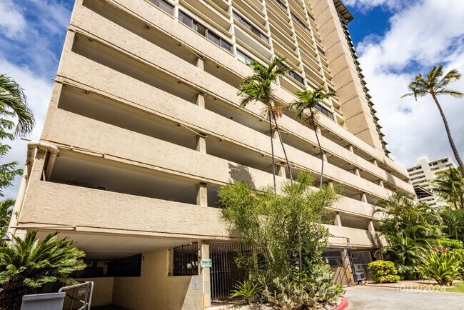 WAIKIKI LIFESTYLE 1BR/1BA/1PKG UNIT IN THE... - WAIKIKI LIFESTYLE 1BR/1BA/1PKG UNIT IN THE... Condo Unit 2405