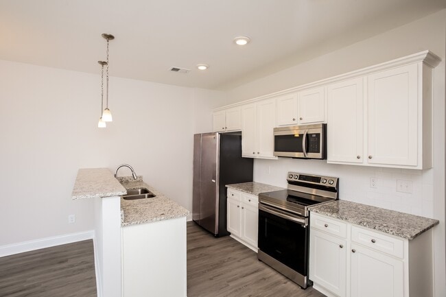 Photo - 122 Sidney Walk Ln