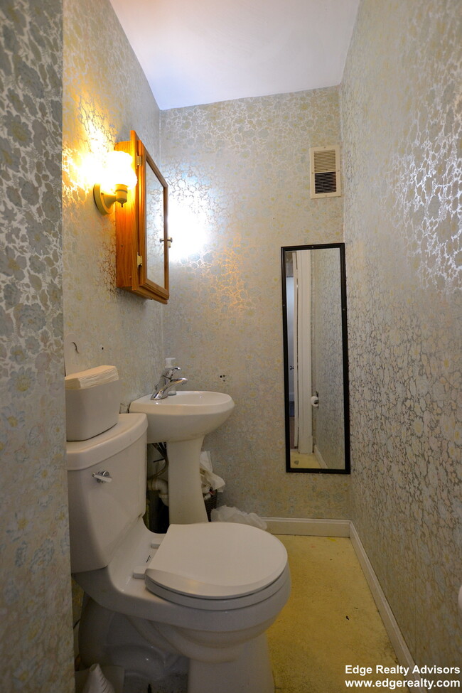 Photo - 143 Commonwealth Ave Apartments Unit 1